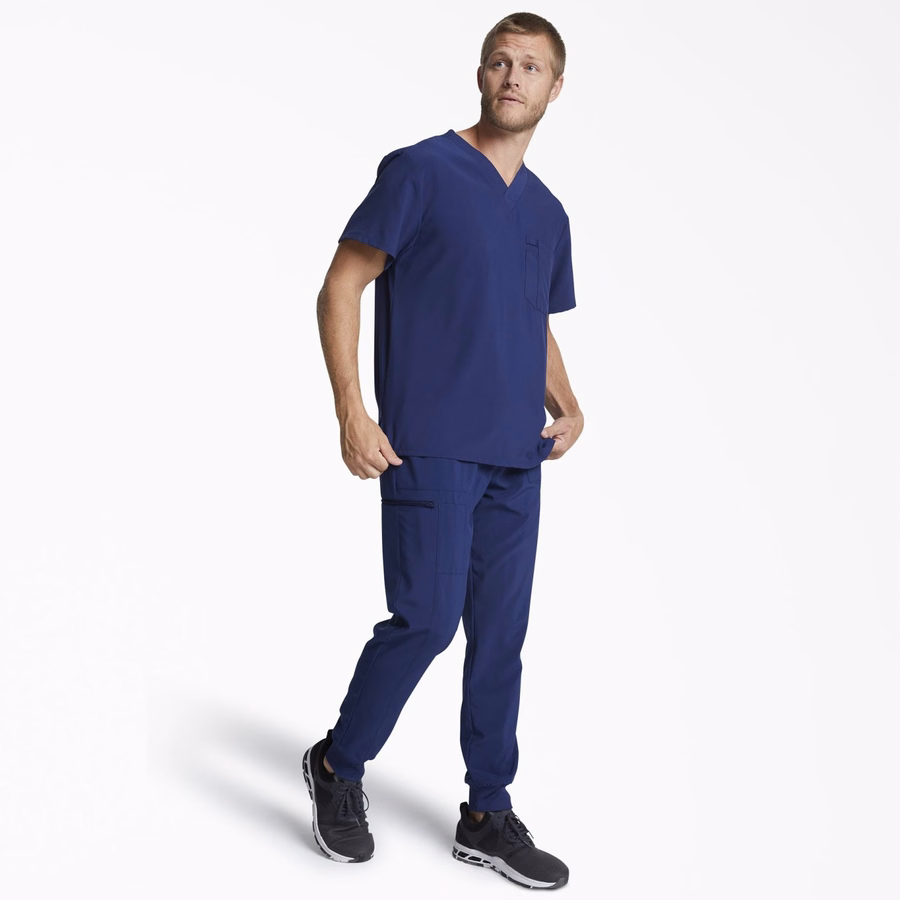 Menn EDS Essentials Tuckable V-hals skrubbtopp