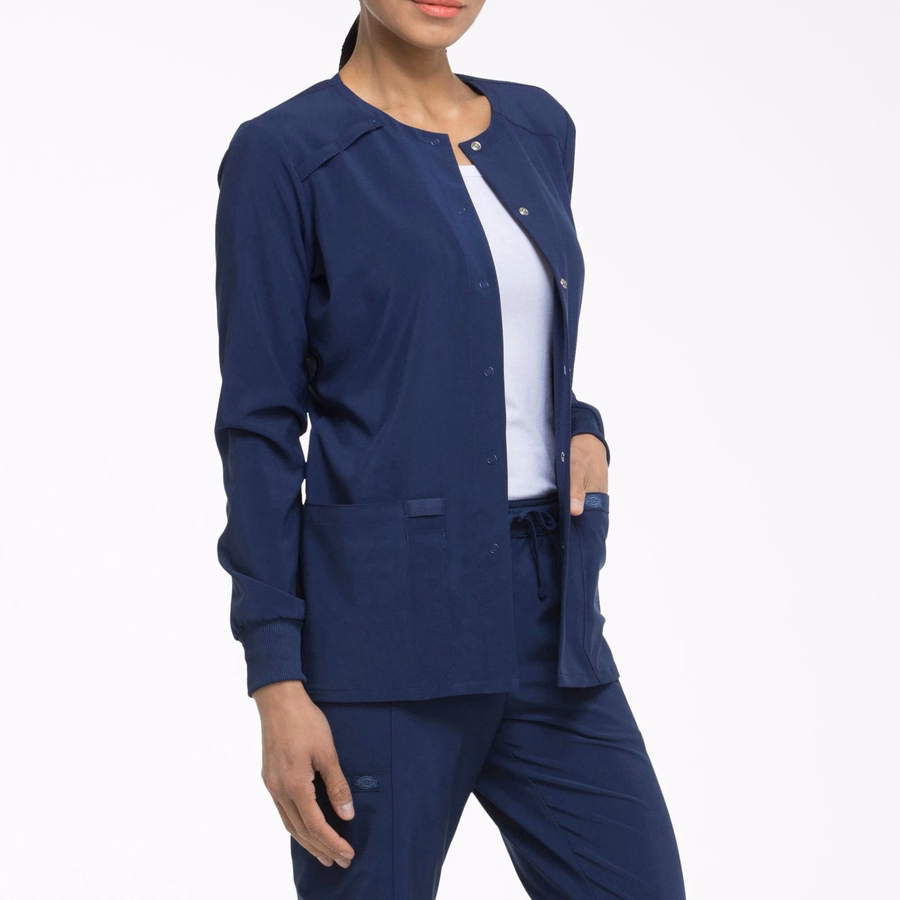 EDS Essentials Scrub-jakke med trykknapper foran for kvinner