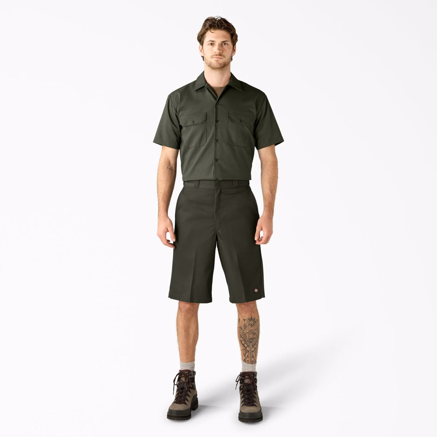 Løs passform, flat front, arbeidsshorts. 13