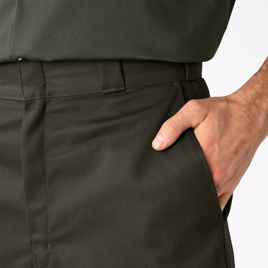 Løs passform, flat front, arbeidsshorts. 13
