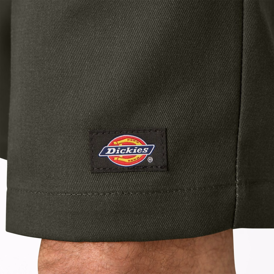 Løs passform, flat front, arbeidsshorts. 13