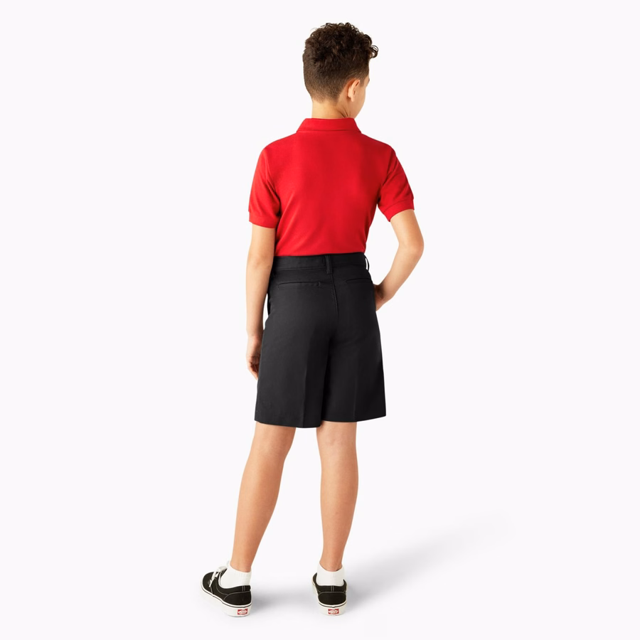 Gutteshorts med klassisk passform. 4-20