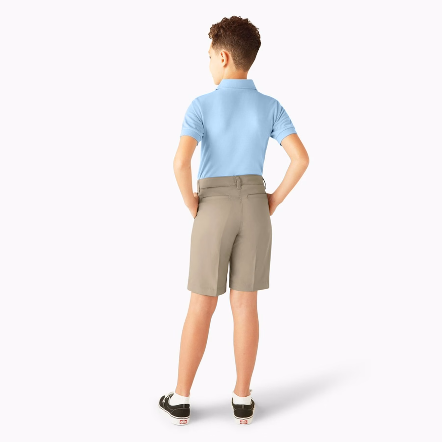 Gutteshorts med klassisk passform. 4-20