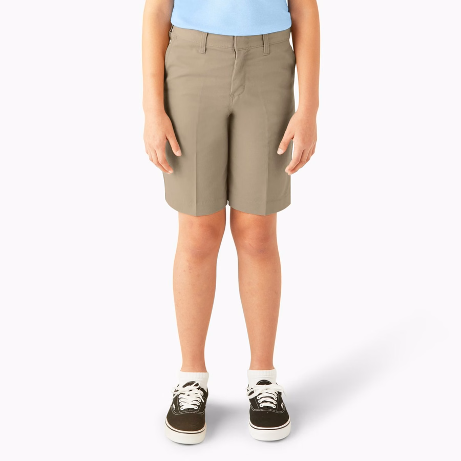 Gutteshorts med klassisk passform. 4-20